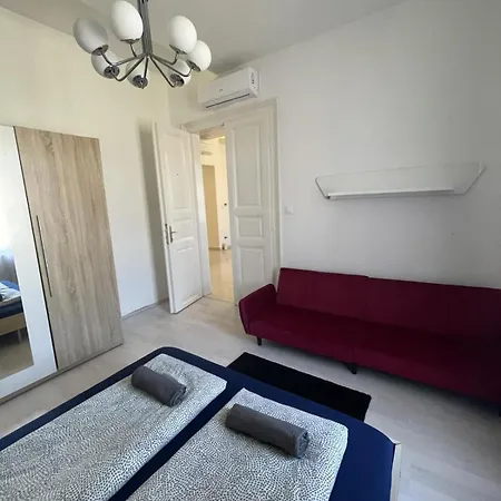 Downtown Andrassy Rooms *