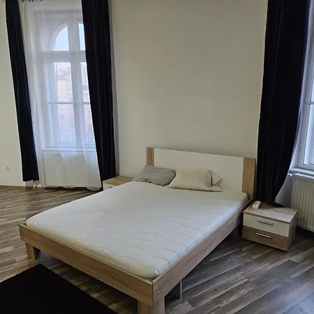Hostel Downtown Andrassy Rooms *